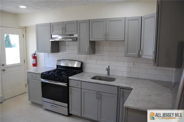 $1,950 | 57 Avenel Street, Unit 2, Avenel, NJ 07001