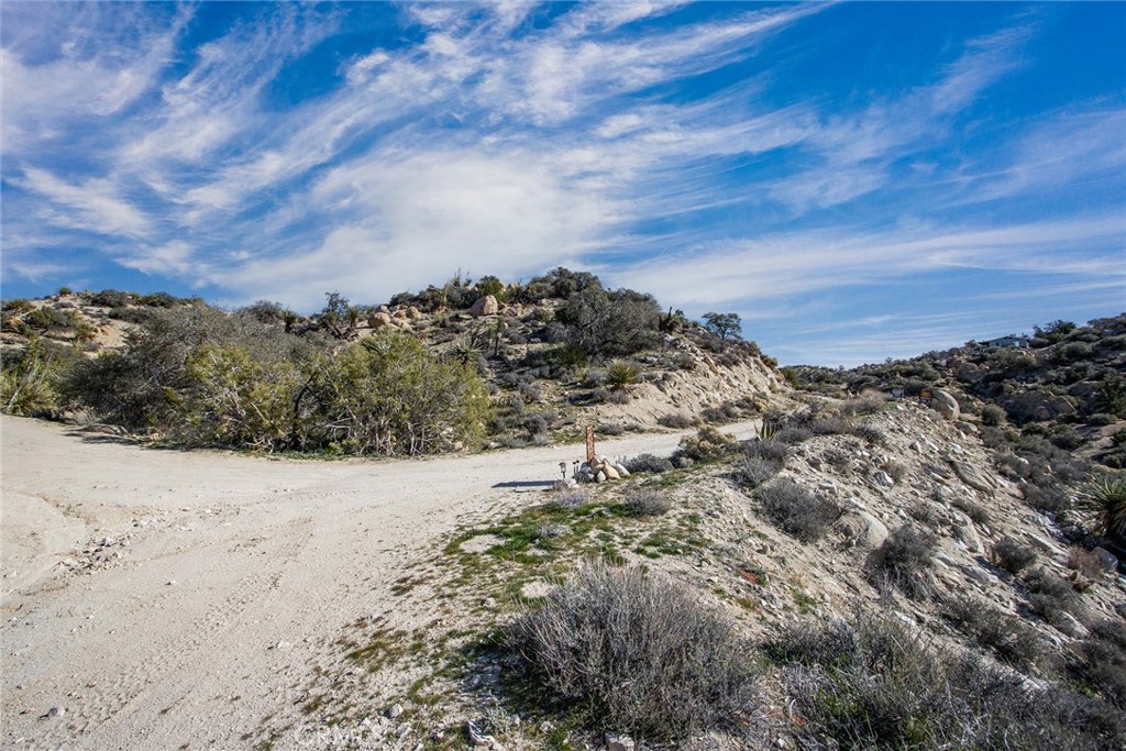 6274 Omega Trail Yucca Valley, CA 92284 - Photo 17 of 25