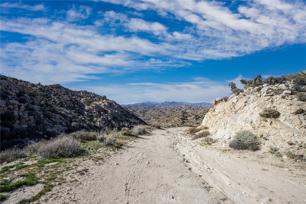 6274 Omega Trail Yucca Valley, CA 92284 - Photo 19 of 25