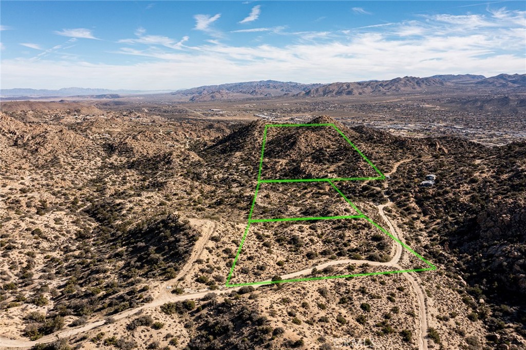 6274 Omega Trail Yucca Valley, CA 92284 - Photo 2 of 25