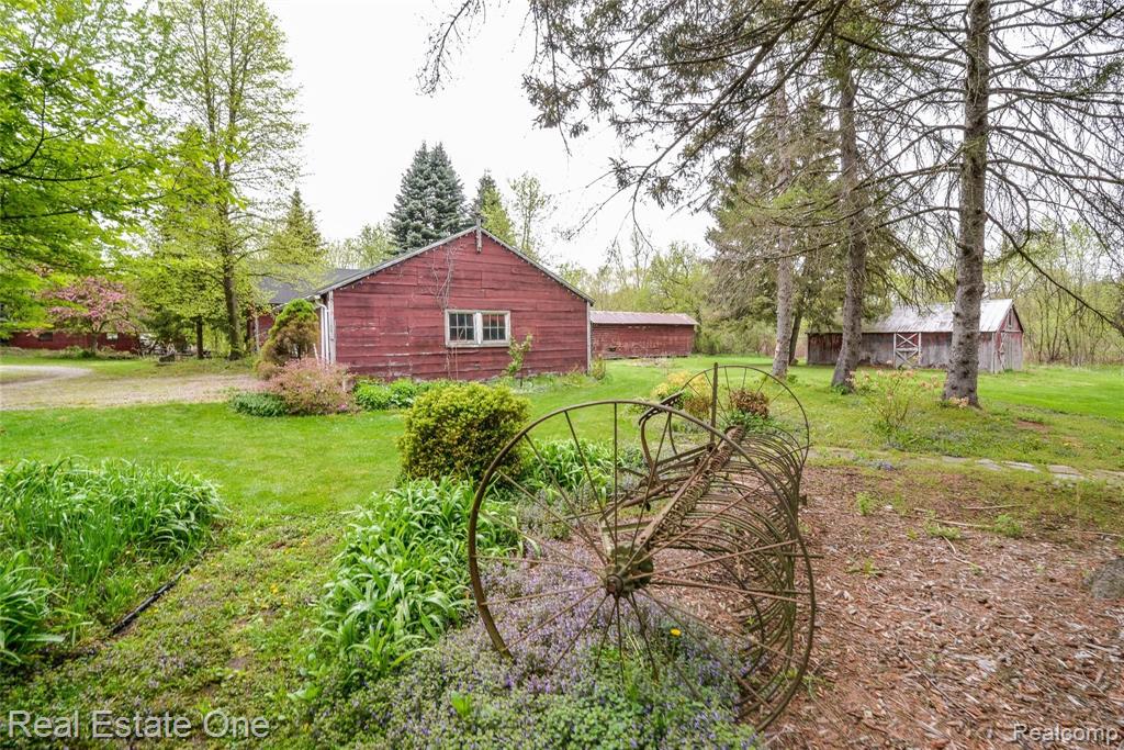 2439 East Coon Lake Road Howell, MI 48843 - Photo 50 of 61