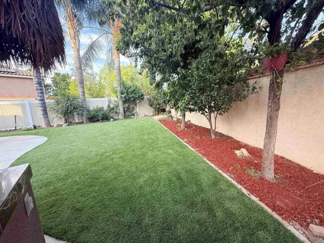 a view of yard with green space