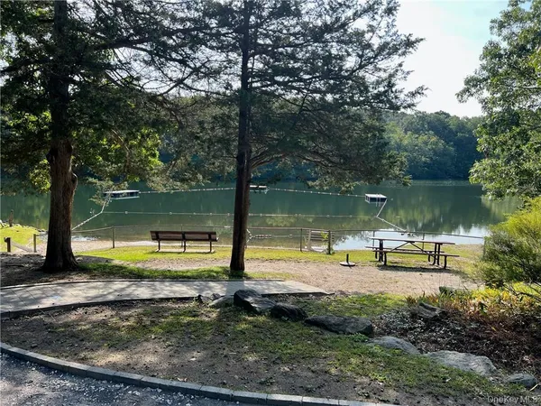 $3,250 | 300 Waccabuc Road, Unit 2, Goldens Bridge, NY 10526