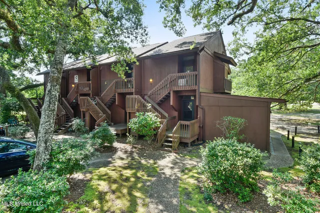 $92,000 | 124 A Lakeside Villa Drive, Unit C, Diamondhead, MS 39525