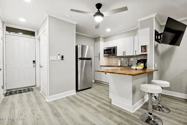 $92,000 | 124 A Lakeside Villa Drive, Unit C, Diamondhead, MS 39525