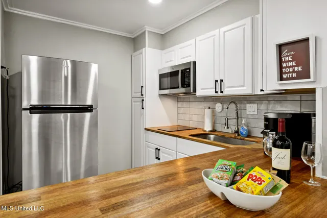 $92,000 | 124 A Lakeside Villa Drive, Unit C, Diamondhead, MS 39525