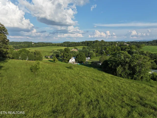 $469,900 | 2409 Valley Home Road, Talbott, TN 37877