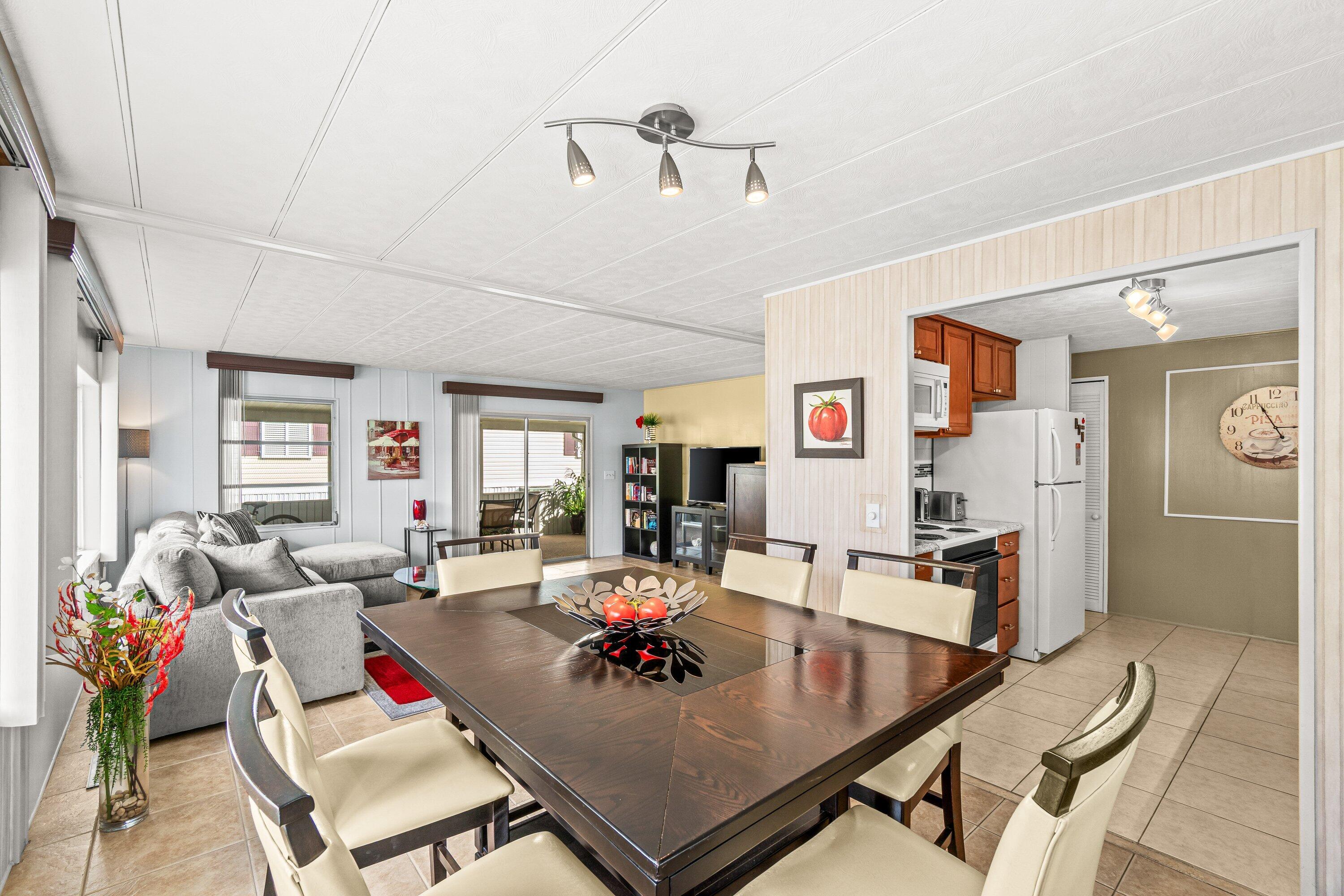 8350 East Club Road Boca Raton, FL 33433 - Photo 11 of 40 012-8350EastClubRoad-BocaRaton-FL-33433-