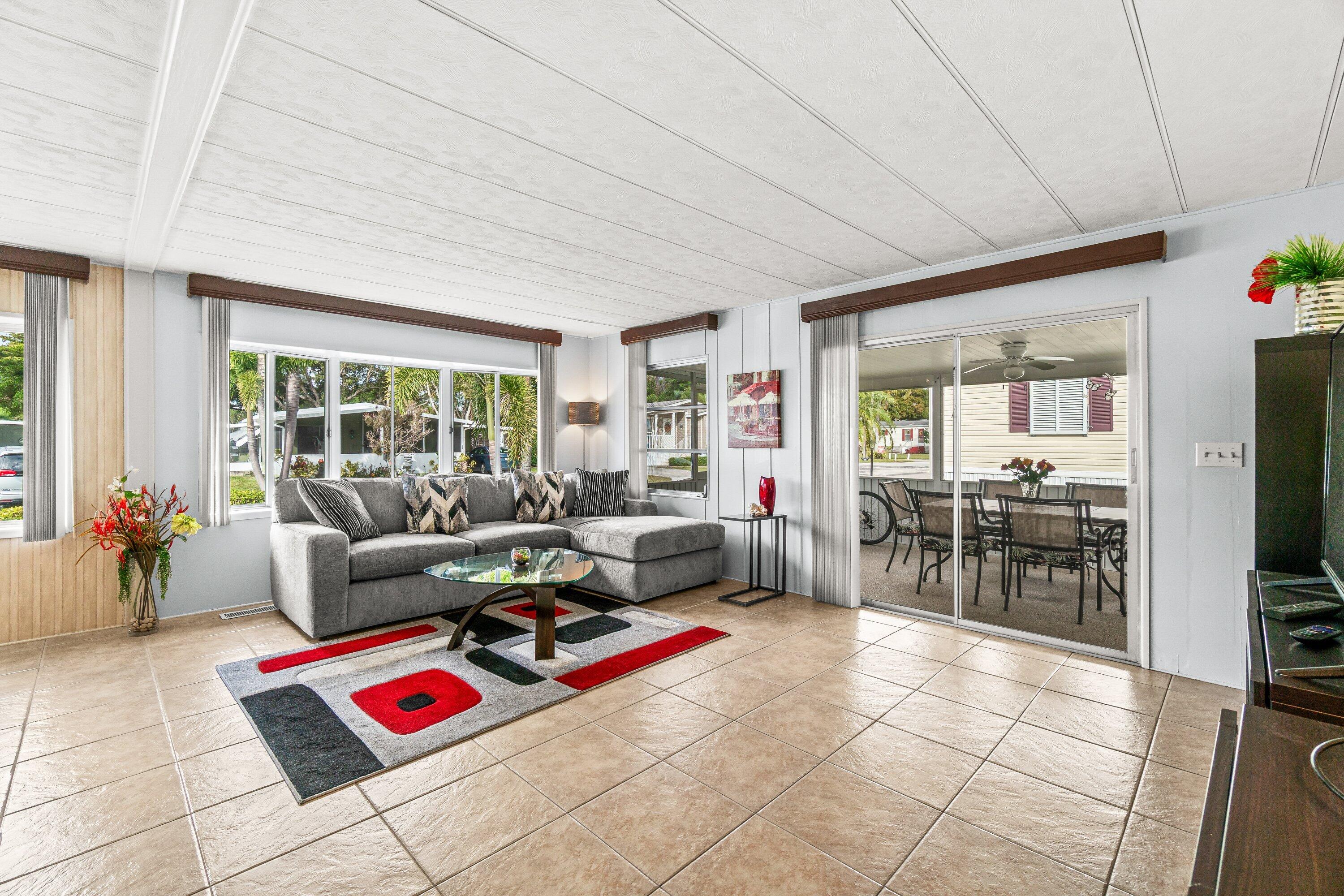 8350 East Club Road Boca Raton, FL 33433 - Photo 14 of 40 015-8350EastClubRoad-BocaRaton-FL-33433-