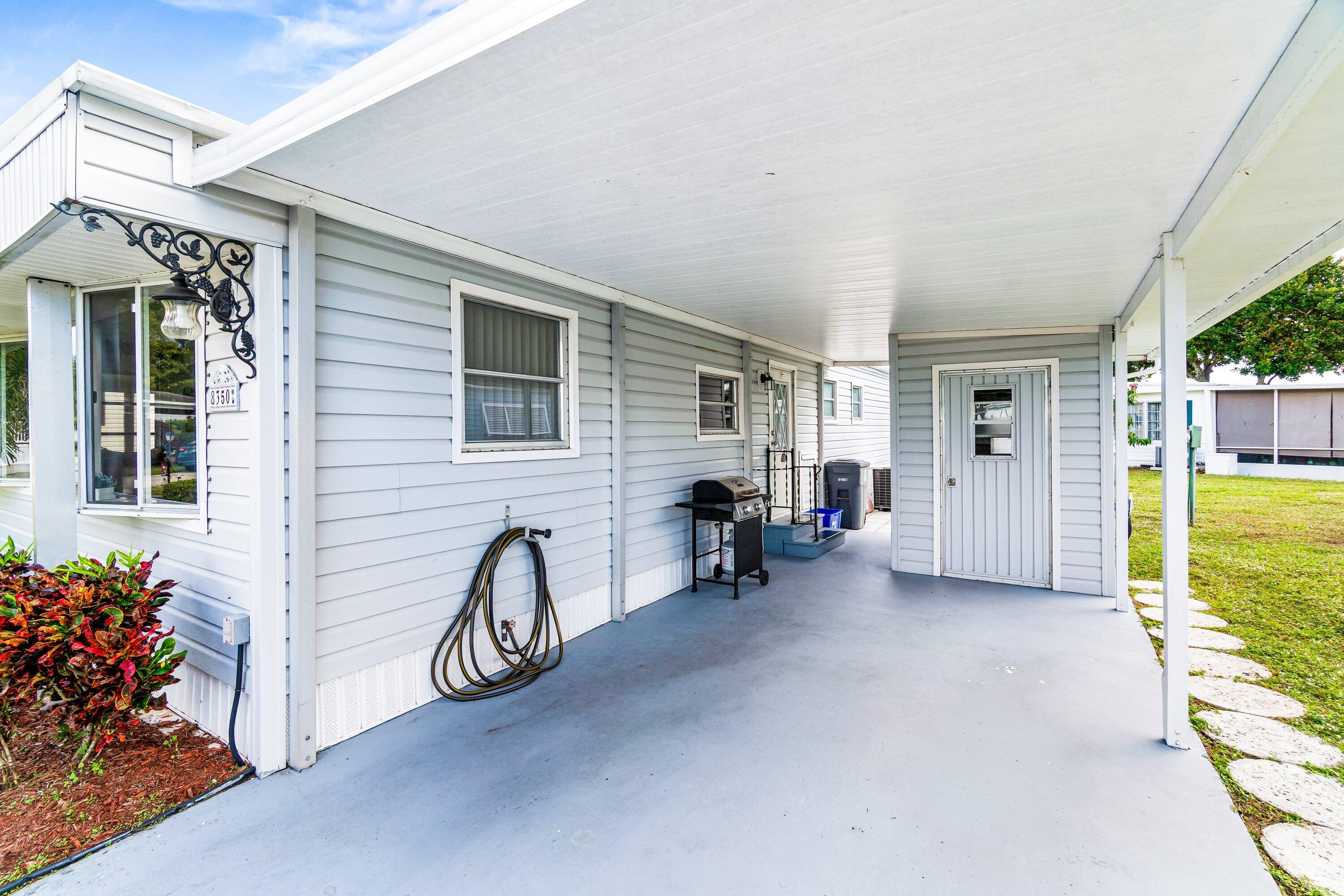 8350 East Club Road Boca Raton, FL 33433 - Photo 4 of 40 004-8350EastClubRoad-BocaRaton-FL-33433-