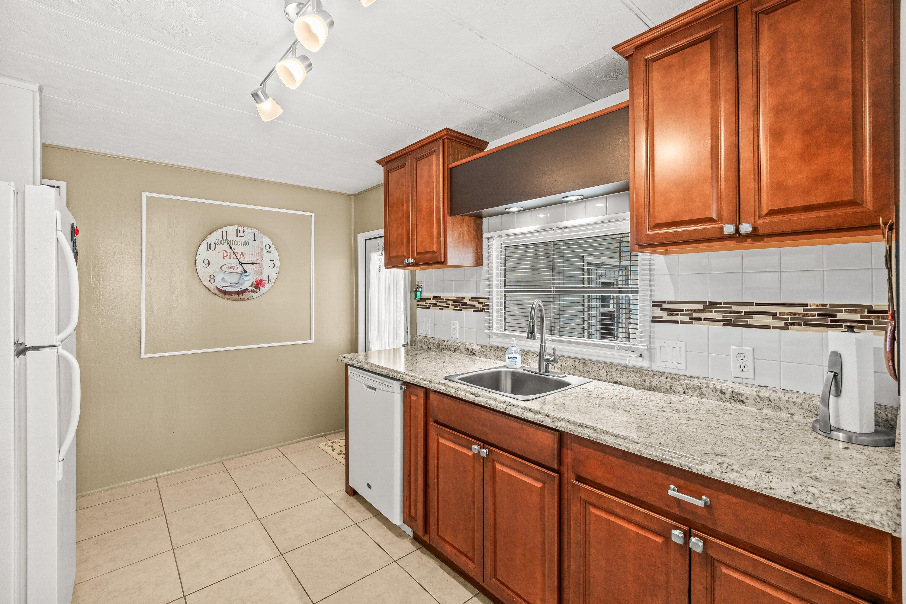 8350 East Club Road Boca Raton, FL 33433 - Photo 8 of 40 009-8350EastClubRoad-BocaRaton-FL-33433-