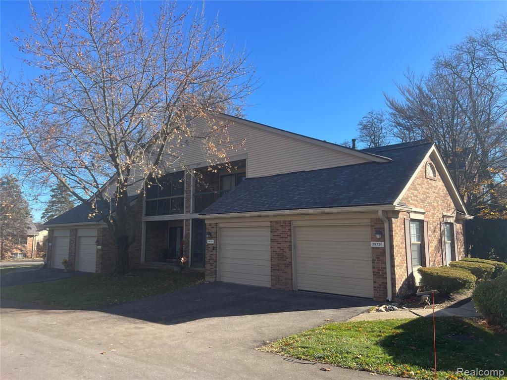 29726 Pine Ridge Circle Farmington, MI 48331 - Photo 2 of 25