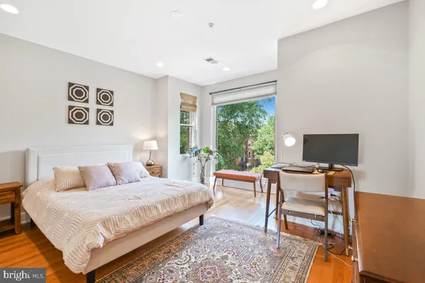 $3,200 | 440 Rhode Island Avenue Northwest, Unit 302, Washington, DC 20001