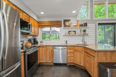 $500,000 | 61 Sandpiper Drive, Hackettstown, NJ 07840