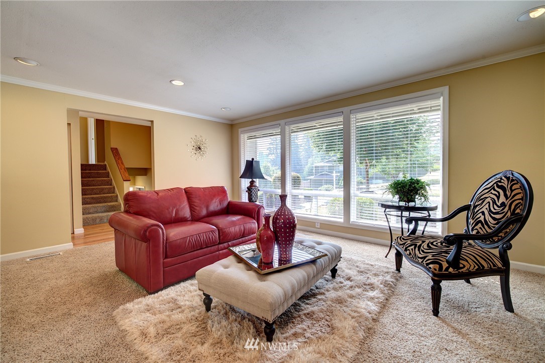 21903 Meridian Avenue South Bothell, WA 98021 - Photo 4 of 25