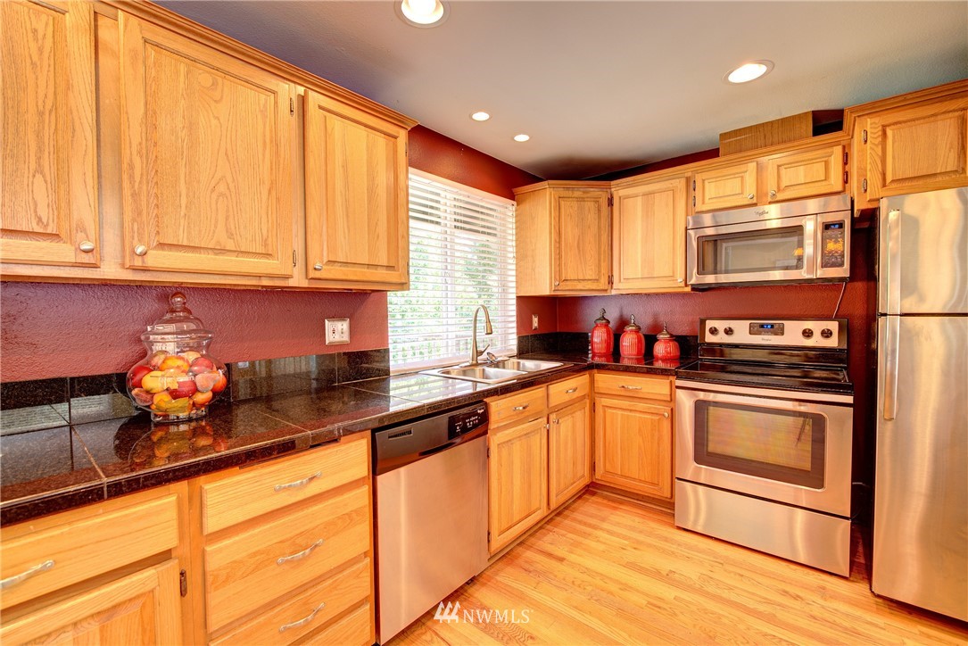 21903 Meridian Avenue South Bothell, WA 98021 - Photo 7 of 25