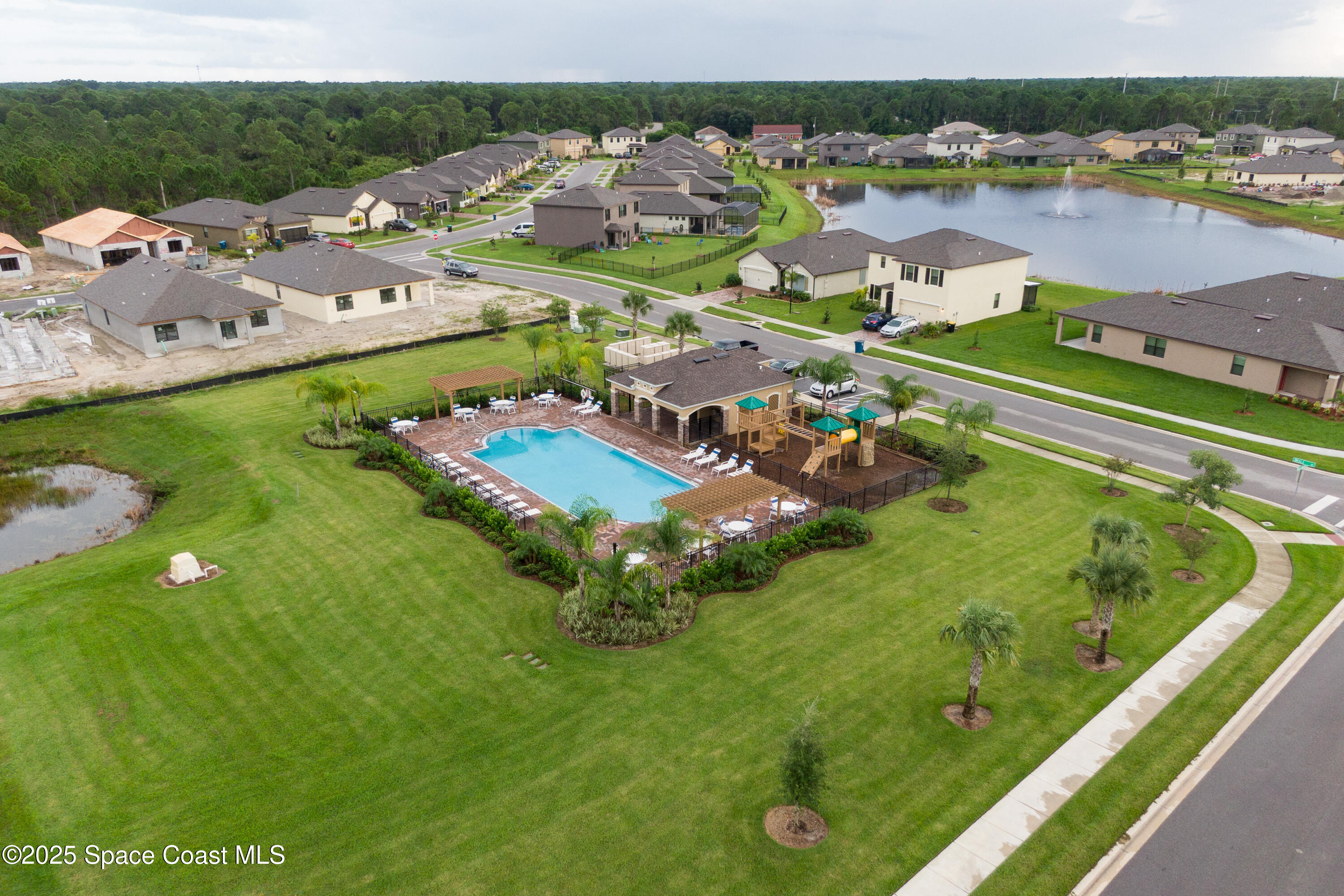 527 Old Country Rd S East Palm Bay, FL 32909 - Photo 6 of 35 33_527 Old Country Rd SE