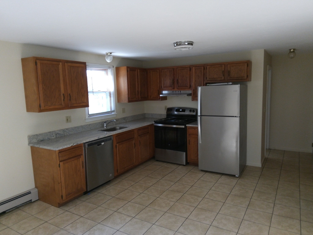 15 Catalpa Circle, Unit 1 Worcester, MA 01603 - Photo 3 of 13