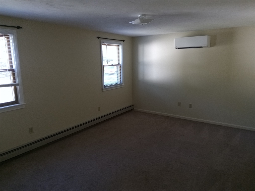 15 Catalpa Circle, Unit 1 Worcester, MA 01603 - Photo 5 of 13