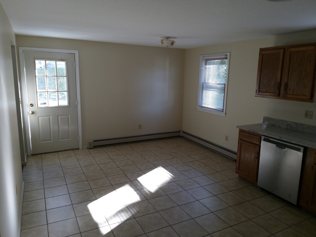 15 Catalpa Circle, Unit 1 Worcester, MA 01603 - Photo 9 of 13