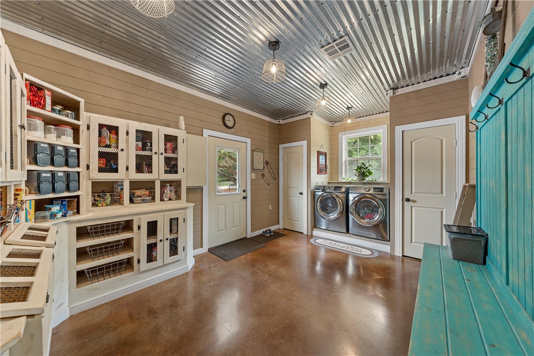655 Highway 236 Moody, TX 76557 - Photo 13 of 60 a view of a livingroom with furniture and staircase