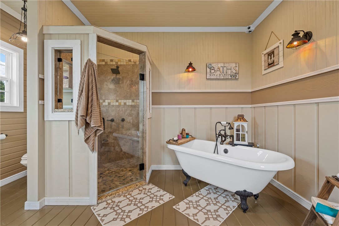 655 Highway 236 Moody, TX 76557 - Photo 23 of 60 a bathroom with a sink a toilet and shower