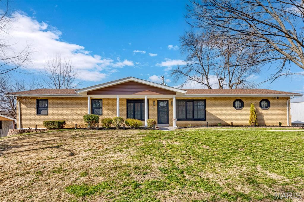 1011 Geringer Court Ferguson, MO 63135 - Photo 2 of 36