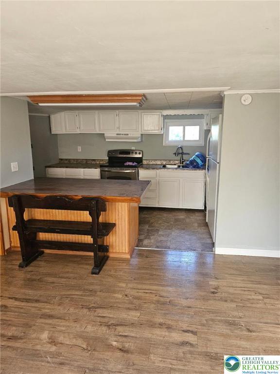 500 Hall Road Nazareth, PA 18064 - Photo 27 of 33 a living room with stainless steel appliances kitchen island granite countertop a refrigerator and a stove top oven