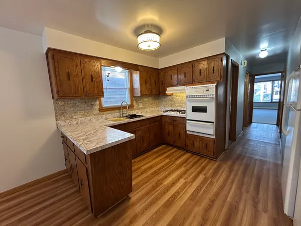 $2,000 | 5350 North Central Avenue, Unit 1, Chicago, IL 60630