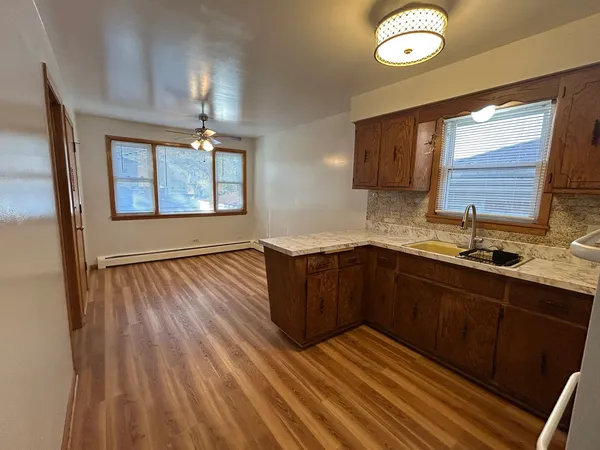 $2,000 | 5350 North Central Avenue, Unit 1, Chicago, IL 60630
