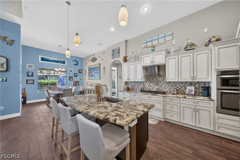 $1,200,000 | 1725 Southwest 52nd Terrace, Cape Coral, FL 33914