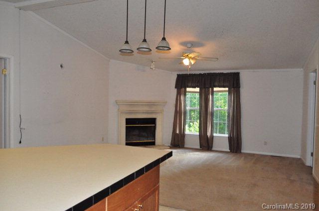 1377 West Payne Road Marion, NC 28752 - Photo 4 of 14 Gallery Image 4