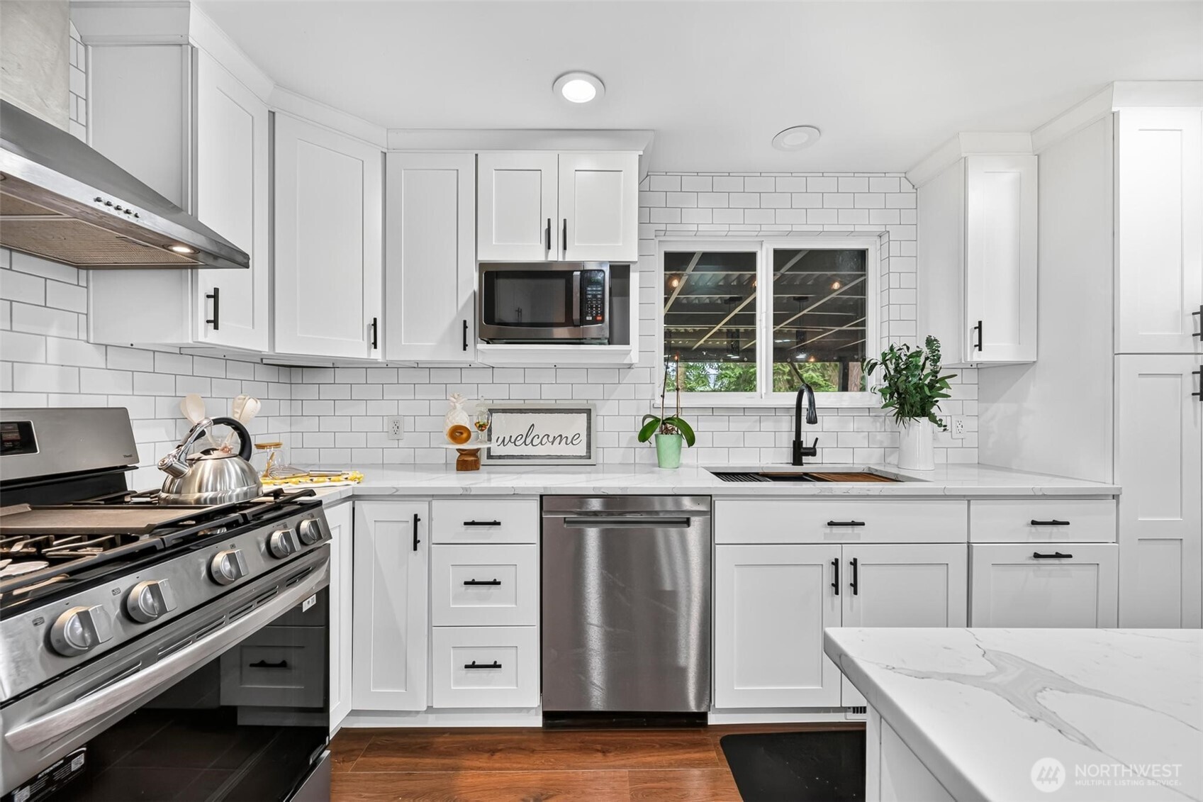 23119 80th Place West Edmonds, WA 98026 - Photo 13 of 40