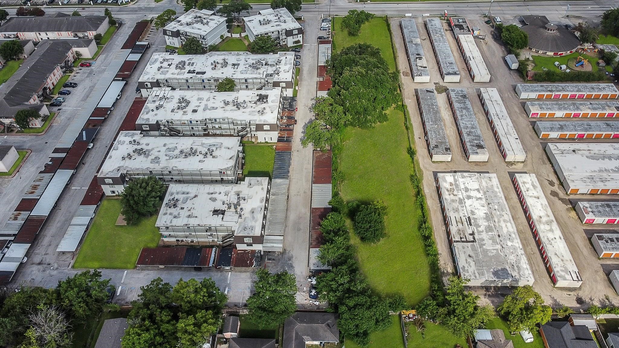 1051 Burke Road Pasadena, TX 77506 - Photo 7 of 9