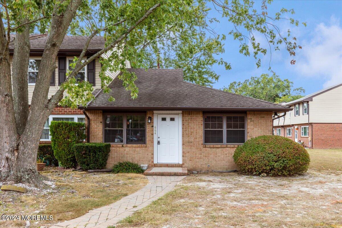 664 Denise Court Brick, NJ 08724 - Photo 1 of 22 Front