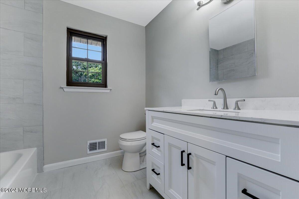 664 Denise Court Brick, NJ 08724 - Photo 18 of 22 Bathroom