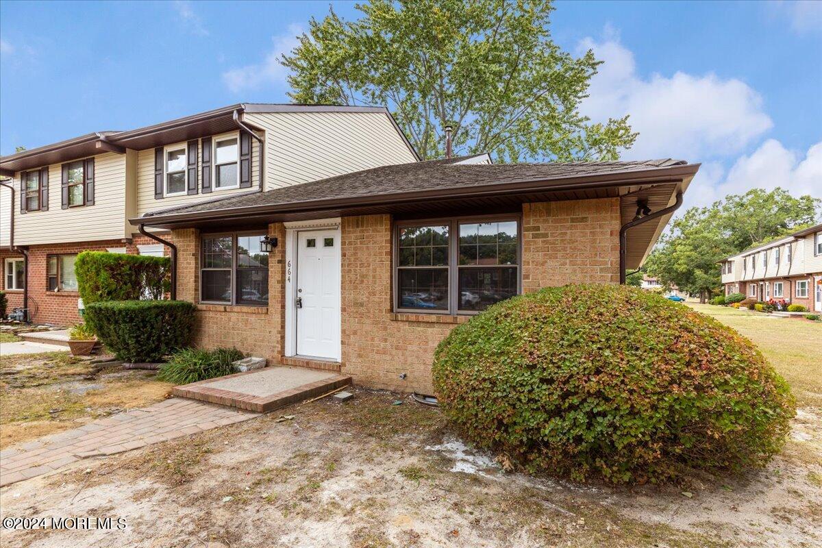 664 Denise Court Brick, NJ 08724 - Photo 2 of 22 Front Angle
