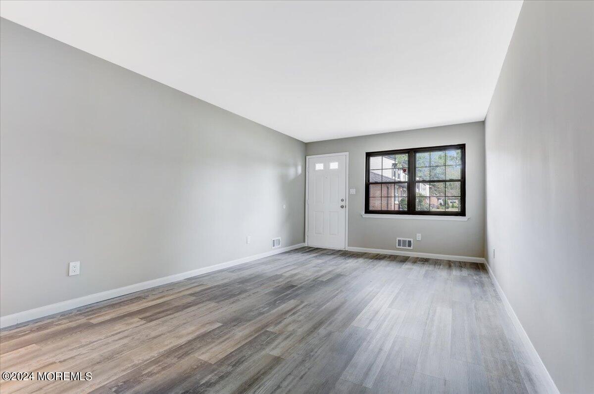664 Denise Court Brick, NJ 08724 - Photo 8 of 22 Living Room