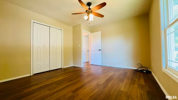 $280,000 | 1209 Election Drive, Benton, IL 62812