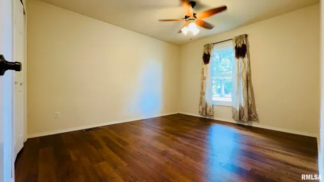 $280,000 | 1209 Election Drive, Benton, IL 62812