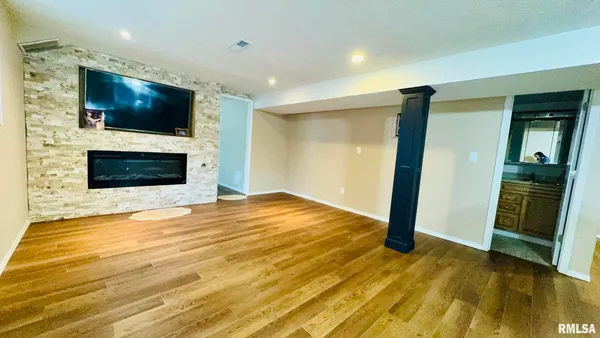 $280,000 | 1209 Election Drive, Benton, IL 62812