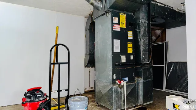 $280,000 | 1209 Election Drive, Benton, IL 62812