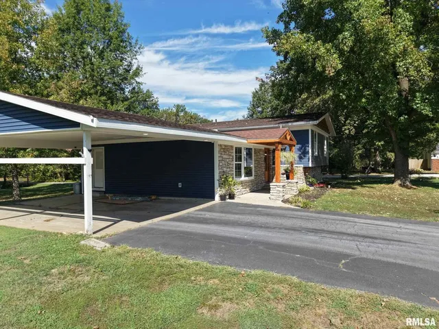 $280,000 | 1209 Election Drive, Benton, IL 62812