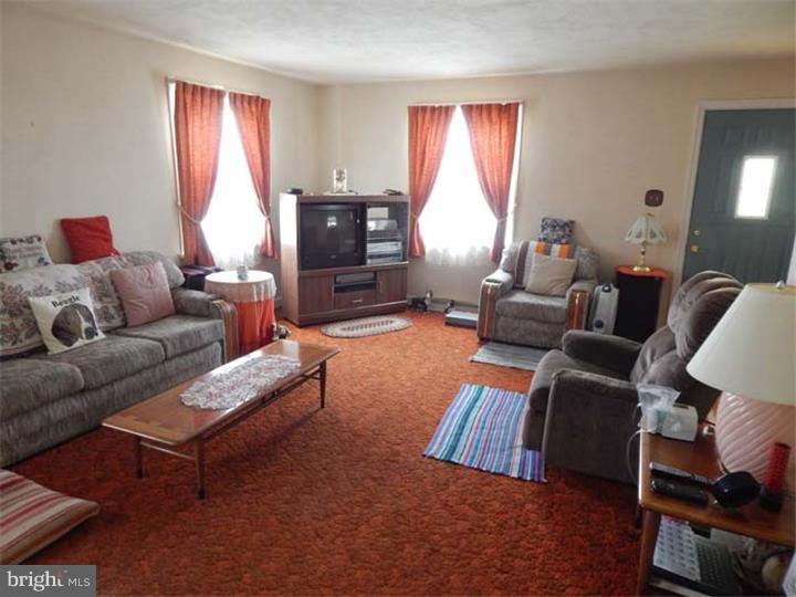 1879 Hoffmansville Road Frederick, PA 19435 - Photo 5 of 13 Gallery Image 5