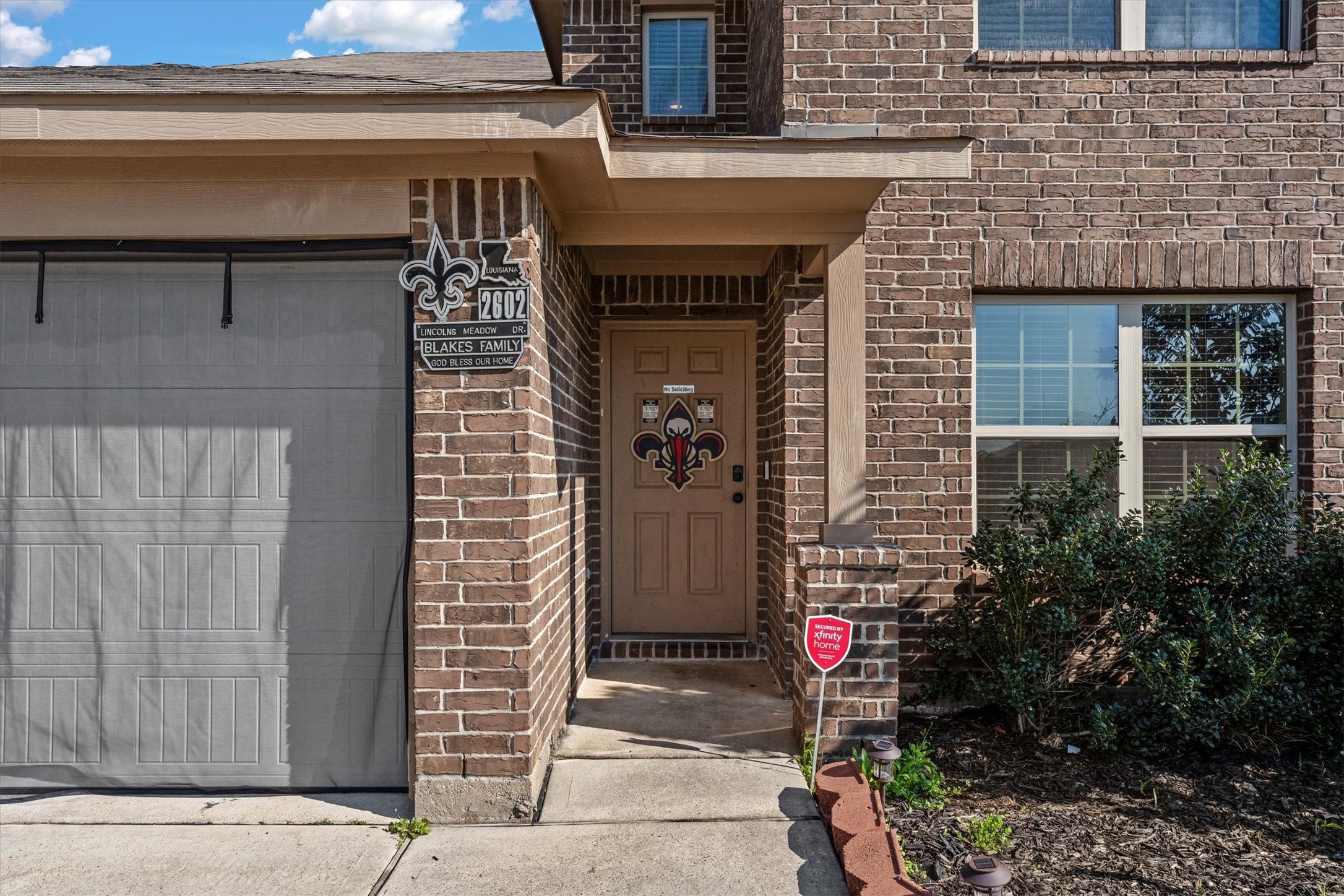 2602 Lincolns Meadow Drive Spring, TX 77373 - Photo 5 of 39 a front view of a house with garage