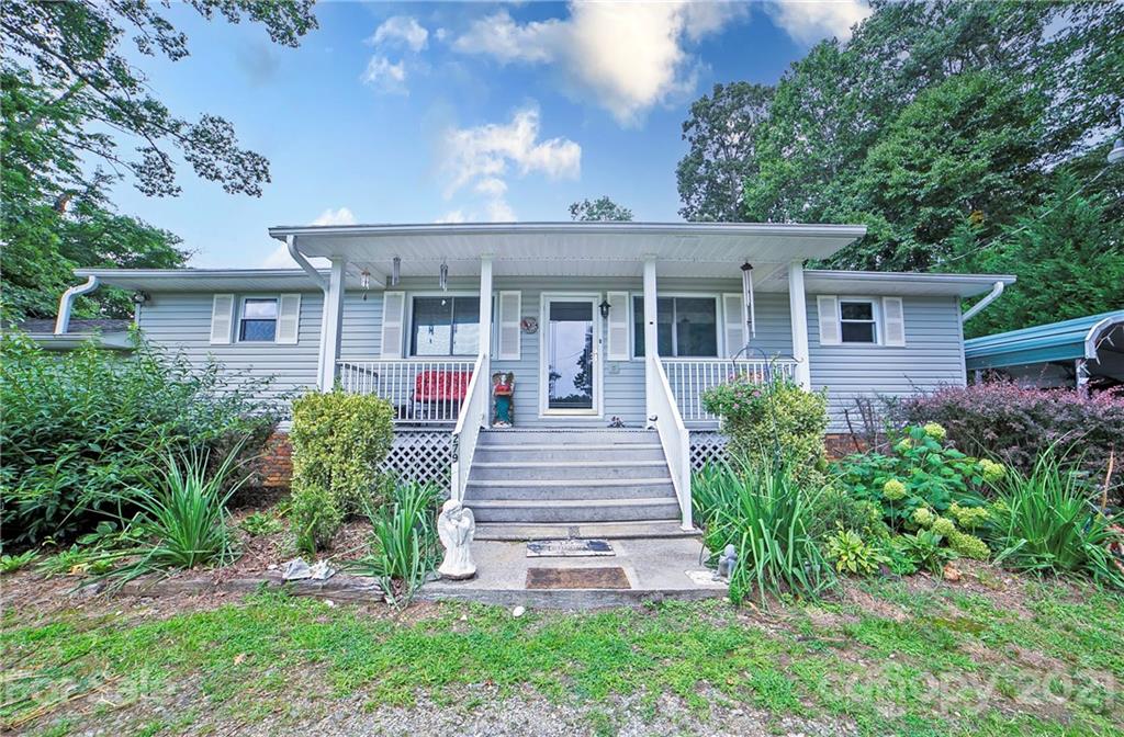 279 Jackson Loop Road Flat Rock, NC 28731 - Photo 2 of 43 Gallery Image 2