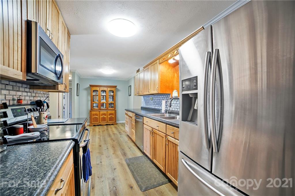279 Jackson Loop Road Flat Rock, NC 28731 - Photo 11 of 43 Gallery Image 11