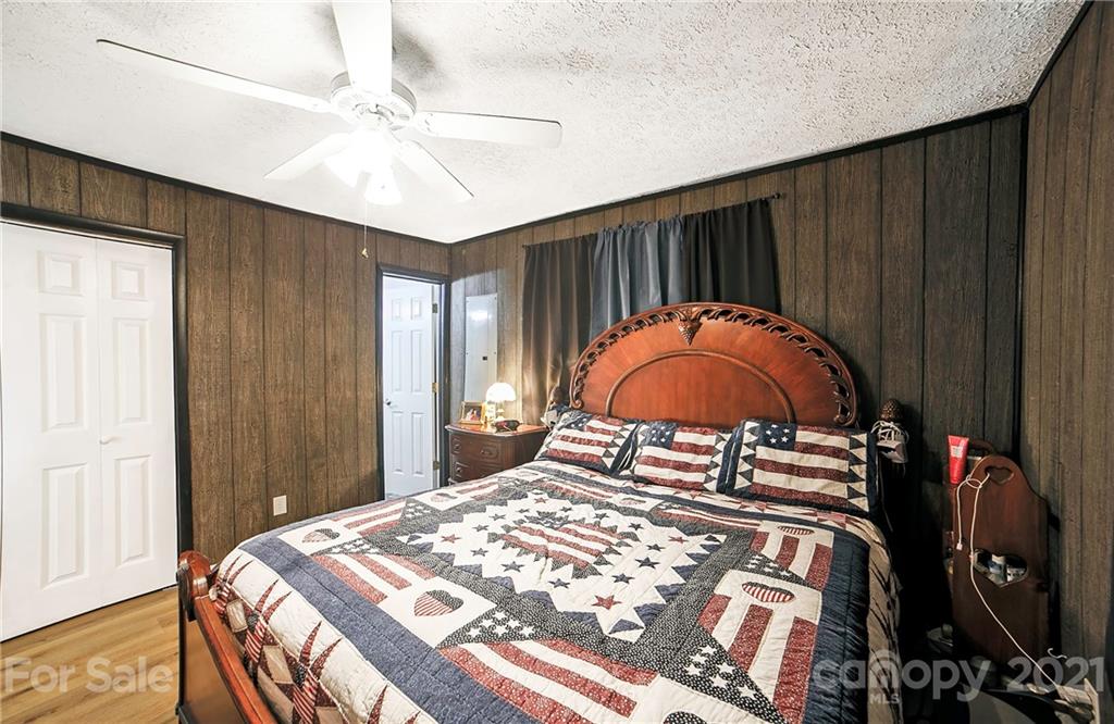 279 Jackson Loop Road Flat Rock, NC 28731 - Photo 18 of 43 Gallery Image 18