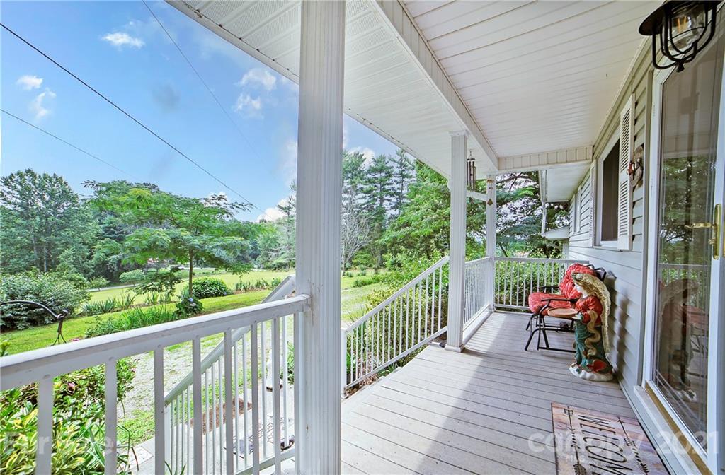 279 Jackson Loop Road Flat Rock, NC 28731 - Photo 5 of 43 Gallery Image 5
