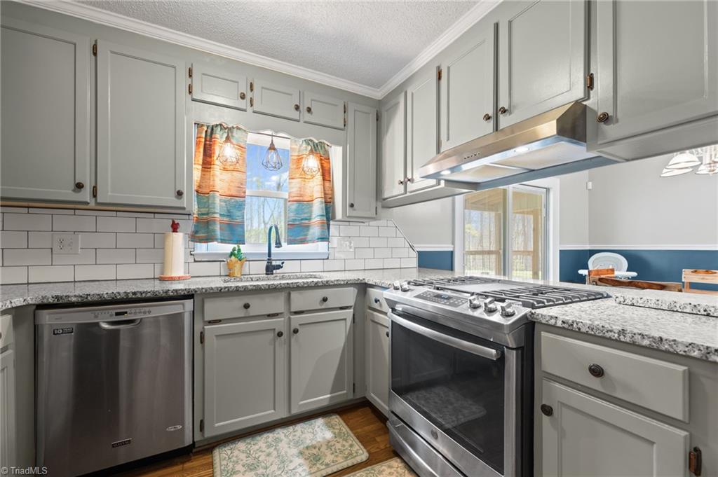 233 Rock Spring Drive Reidsville, NC 27320 - Photo 6 of 45